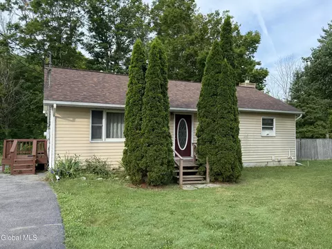31 Wilton Gansevoort Rd, Gansevoort, NY 12831