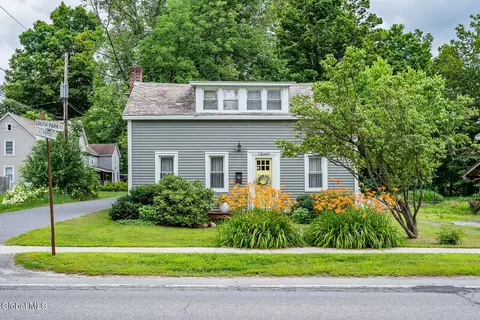 11 S Park St, Cambridge, NY 12816