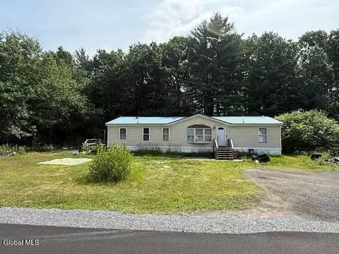 32 Minnesota Ave, Queensbury, NY 12804