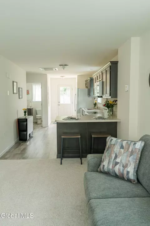 424 Summit Ave, Schenectady, NY 12307 photo 18