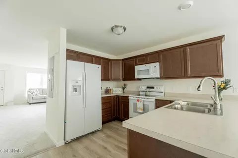 424 Summit Ave, Schenectady, NY 12307 photo 29