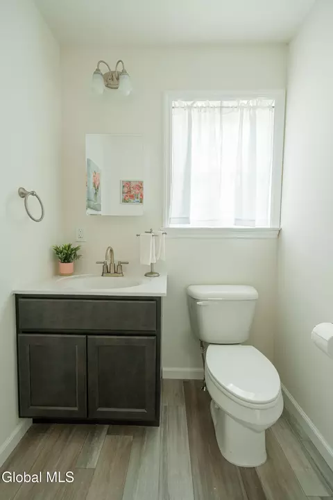 424 Summit Ave, Schenectady, NY 12307 photo 7