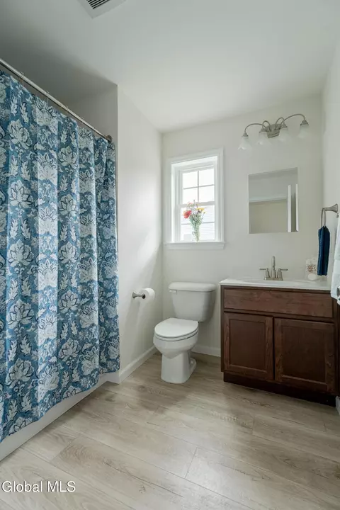 424 Summit Ave, Schenectady, NY 12307 photo 36