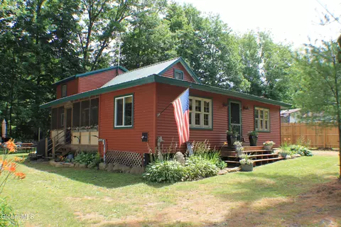 114 Gull Ave, Broadalbin, NY 12025
