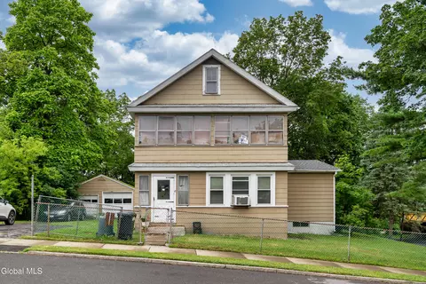 8-10 Spruce St, Rensselaer, NY 12144