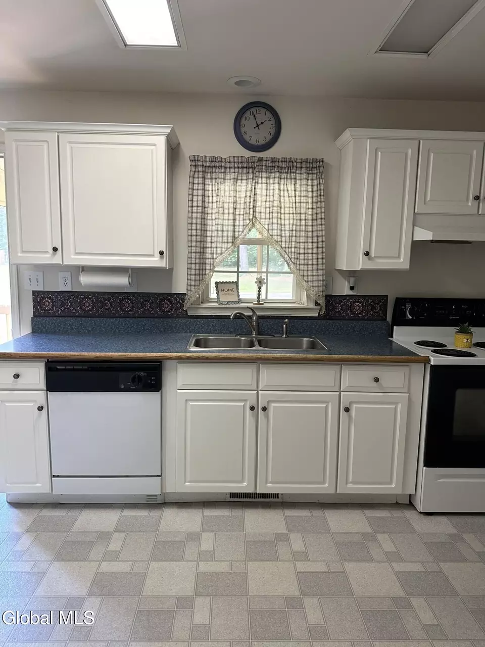 Kitchen - 455 Luzerne Rd, Queensbury, NY 12804 photo 2 of 4