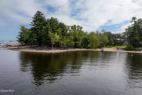 115 Shore Dr, Broadalbin, NY 12025