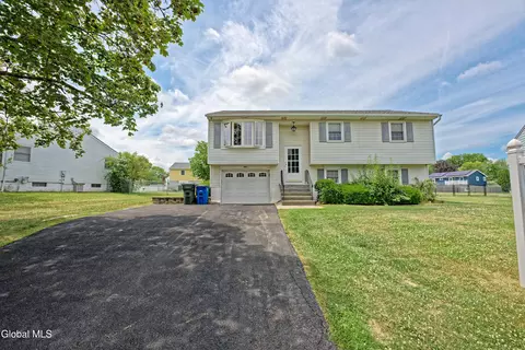 8 Mazurki Ct, Cohoes, NY 12047
