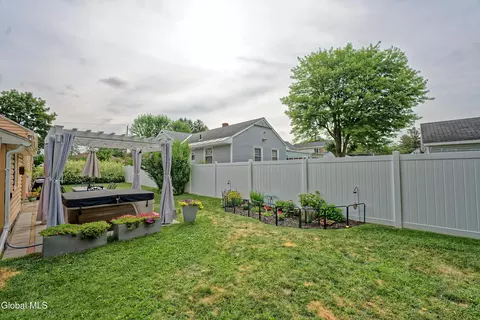 Exterior - 1752 Van Cortland St, Schenectady, NY 12303 photo 9 of 11