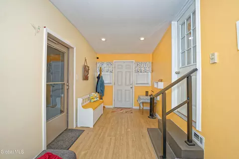 Entry Way - 1752 Van Cortland St, Schenectady, NY 12303 photo 4 of 4