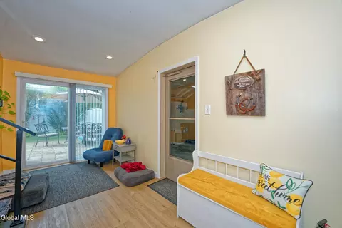 Entry Way - 1752 Van Cortland St, Schenectady, NY 12303 photo 3 of 4