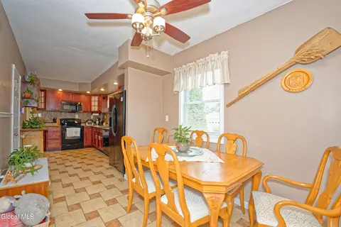 Dining - 1752 Van Cortland St, Schenectady, NY 12303 photo 2 of 2