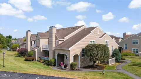 1512 Hampton Place Blvd, Troy, NY 12180