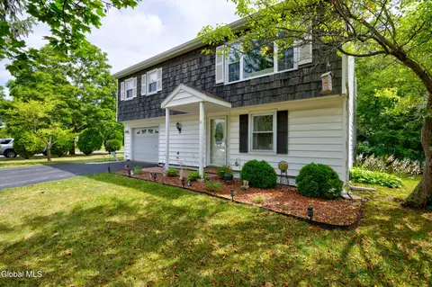 3 Rosemary Dr Ext Ext # E, Albany, NY 12211