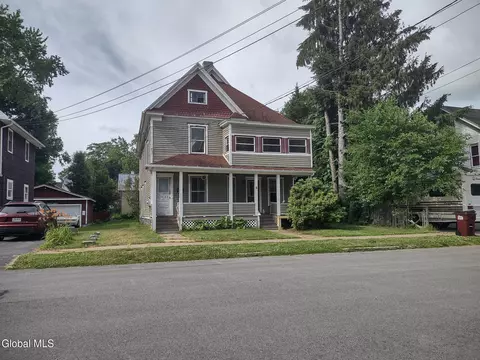6 7th Ave, Gloversville, NY 12078