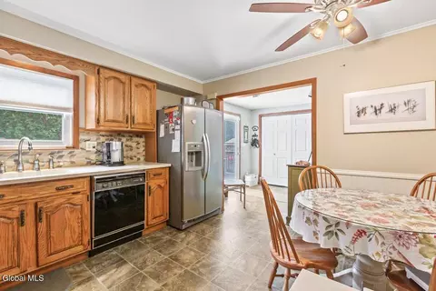 236 Cherry St, Schenectady, NY 12306 photo 5