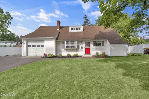 6 Briarwood Rd, Loudonville, NY 12211