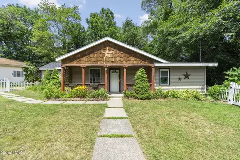 31 Hidley Ave, Wynantskill, NY 12198
