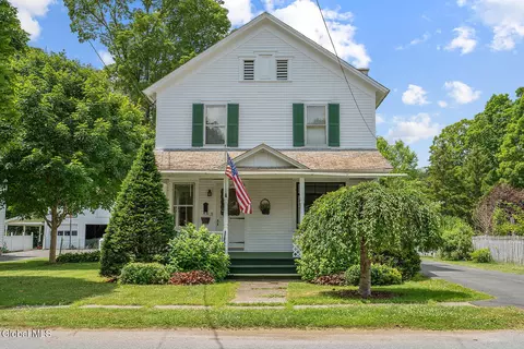 12 Gilmore Ave, Cambridge, NY 12816