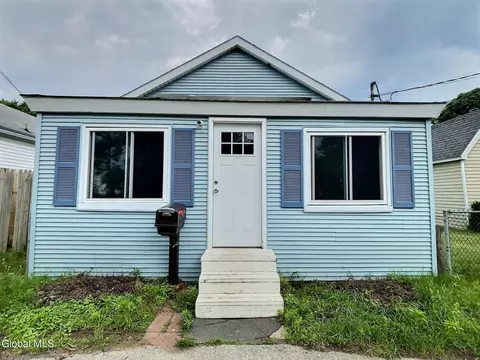149 Exchange St, Colonie, NY 12205