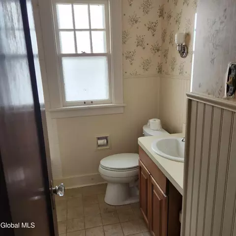 1306 Garner Ave, Schenectady, NY 12309 photo 7