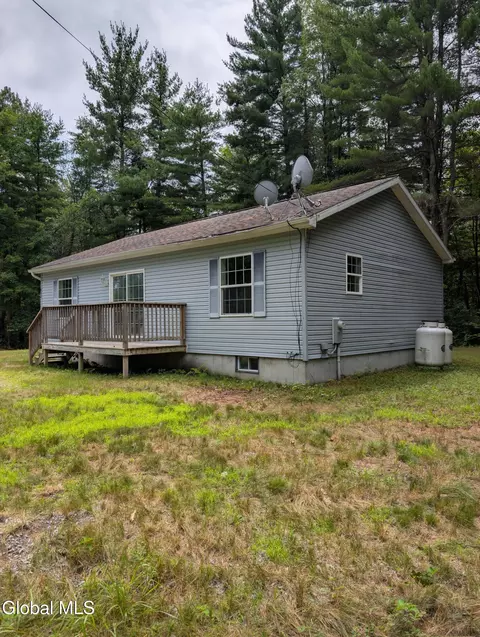 1803 Ny-32, Gansevoort, NY 12831