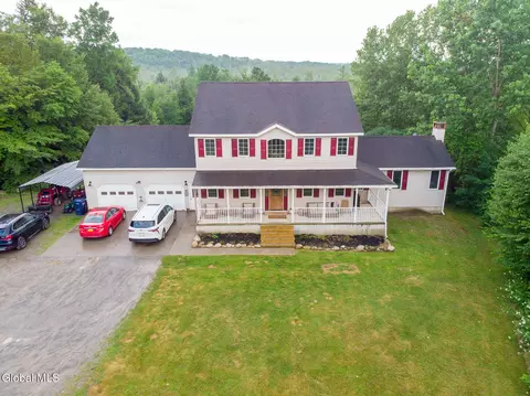 422 Sacandaga Rd, Perth, NY 12070