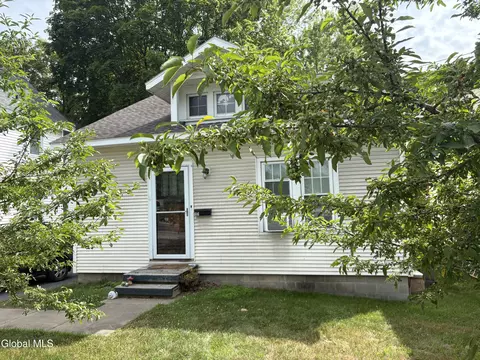 616 Kenwood Ave, Delmar, NY 12054