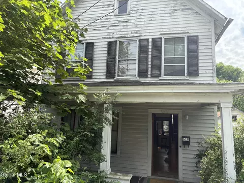 618 Kenwood Ave, Delmar, NY 12054