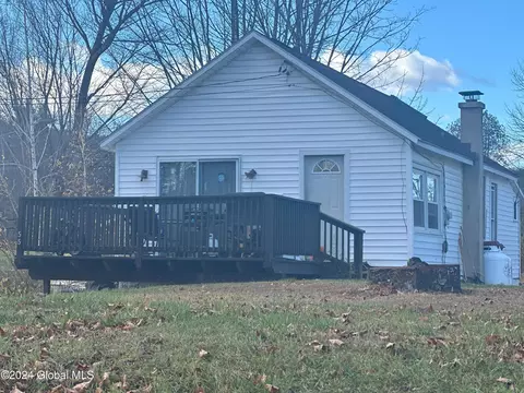 552 Alyssa Way, Cambridge, NY 12816