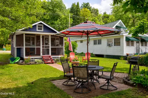 15 Fathom Dr, Saratoga Springs, NY 12866