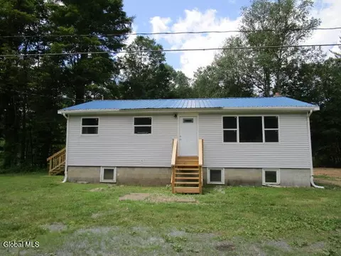 87 N Greenfield Rd, Porter Corners, NY 12859