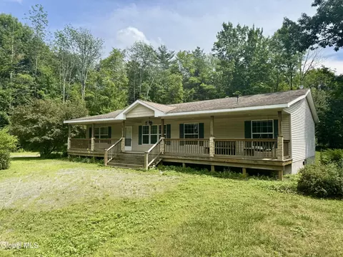 371 Angel Rd, Corinth, NY 12822