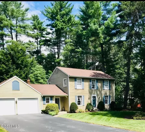 11 Thunder Run, Gansevoort, NY 12831