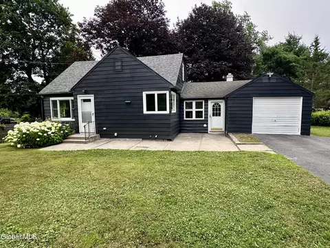 11 Arden Ln, Wynantskill, NY 12198