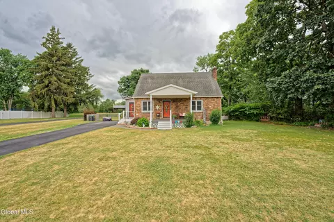 1037 Hudson Ave, Stillwater, NY 12170