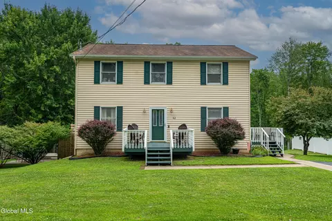 12 Thornwood Dr, Fort Edward, NY 12828