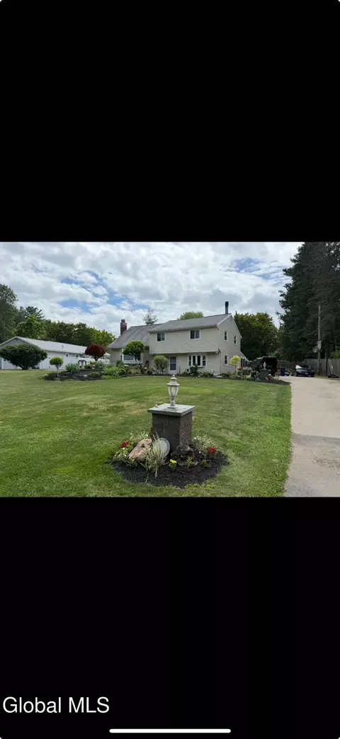 114 Okara Dr, Schenectady, NY 12303 photo 3