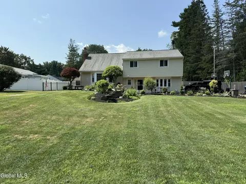 114 Okara Dr, Schenectady, NY 12303