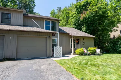 150 Thimbleberry Rd, Malta, NY 12020