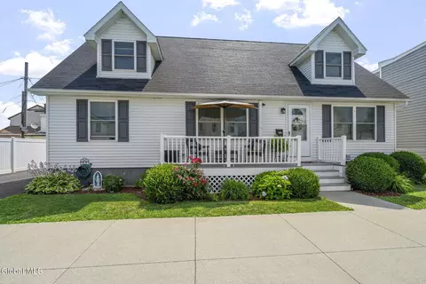 157 George St, Green Island, NY 12183