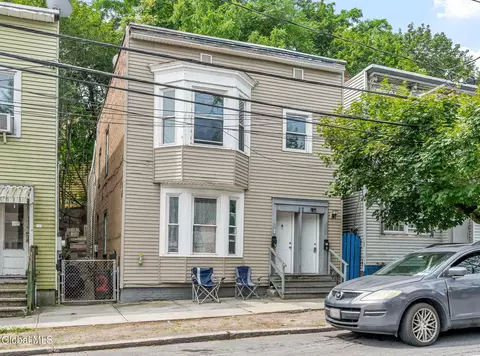22 1st Ave, Albany, NY 12202