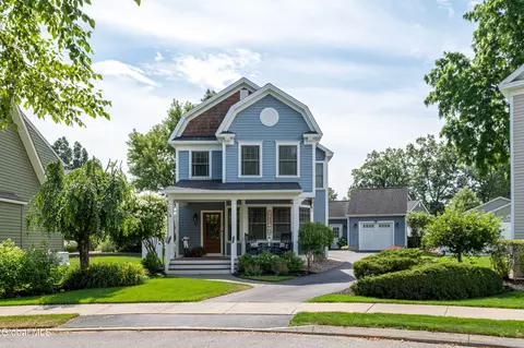 3 Daggs Ln, Saratoga, NY 12866