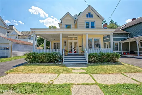 2 Locust Ave, Troy, NY 12180