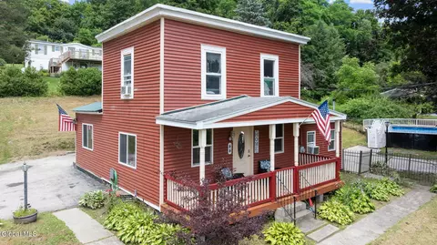 44 Ball St, Hoosick Falls, NY 12090