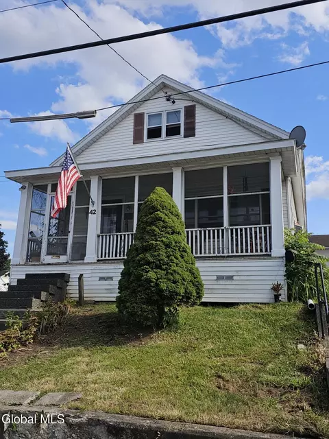 42 Shannon Ave, Cohoes, NY 12047