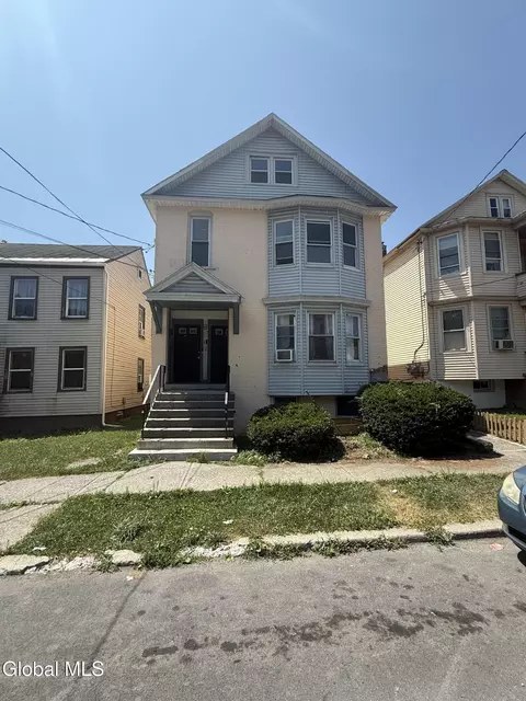 62 Benson St, Albany, NY 12206