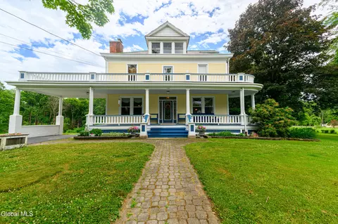 110 Green Ave, Castleton On Hudson, NY 12033