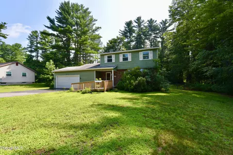49 Hopeful Ln, Gansevoort, NY 12831