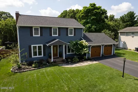37 Timber Dr, Waterford, NY 12188